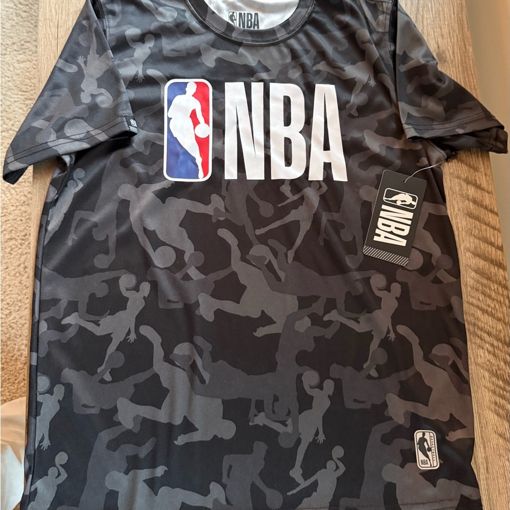 NWT NBA Youth Large (14-16) in grey & black camo style with jump player pattern